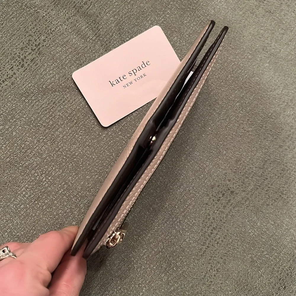 Brand New Kate Spade Genuine Leather Large Slim Bifold Wallet Warm Beige Neutral